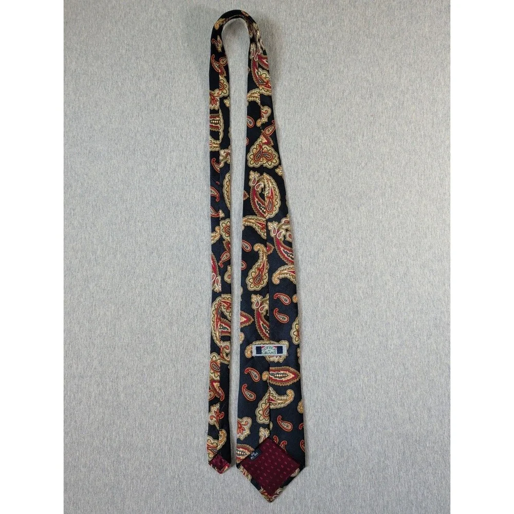 Sutter And Grant Blue Paisley Tie 3 3/4 Wide x 56 1/2 Long 100% Silk Made In USA